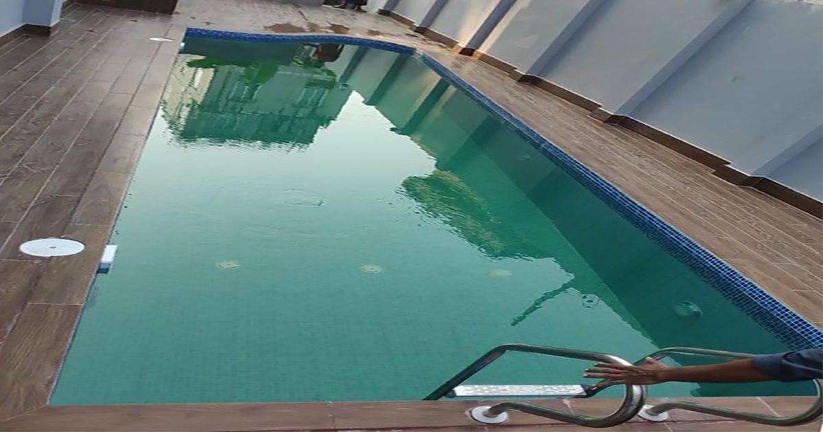 Swimming pool maintenance cost