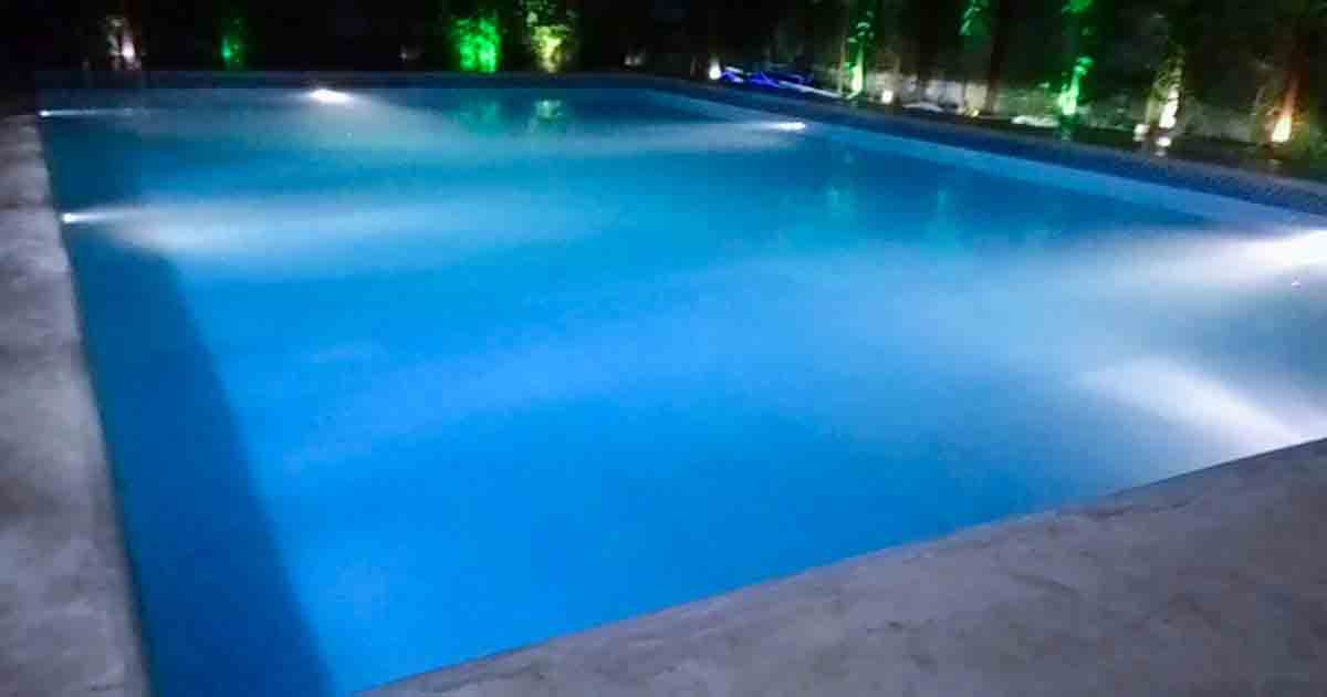 Swimming pool maintenance uk